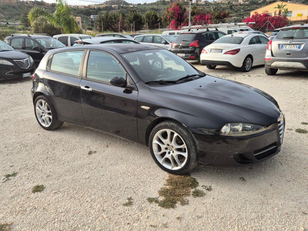 Alfa Romeo 147 1.6 16V TS GPL 5 porte Moving