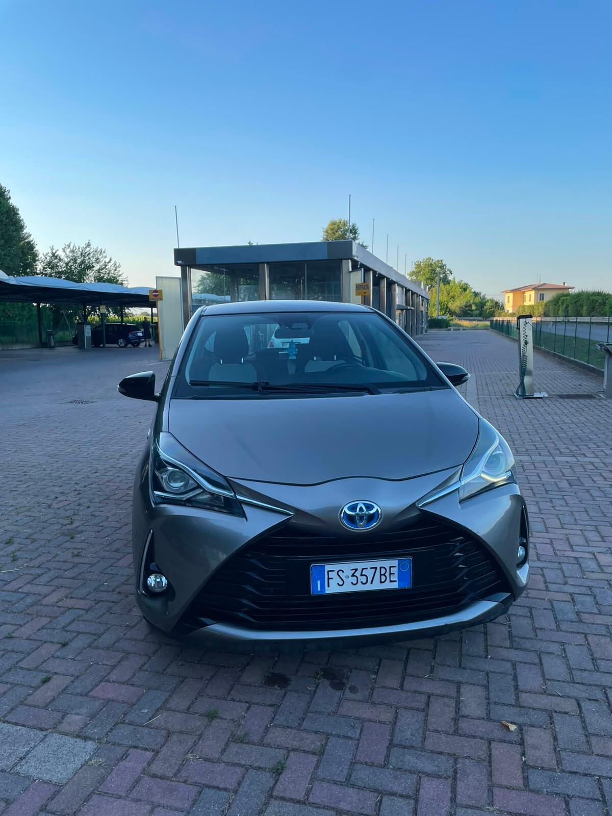 Toyota Yaris 1.5 Hybrid 5 porte Active