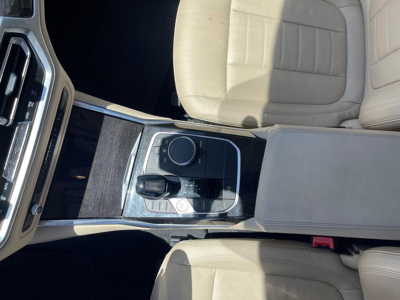 Bmw 320 i Luxury #11281