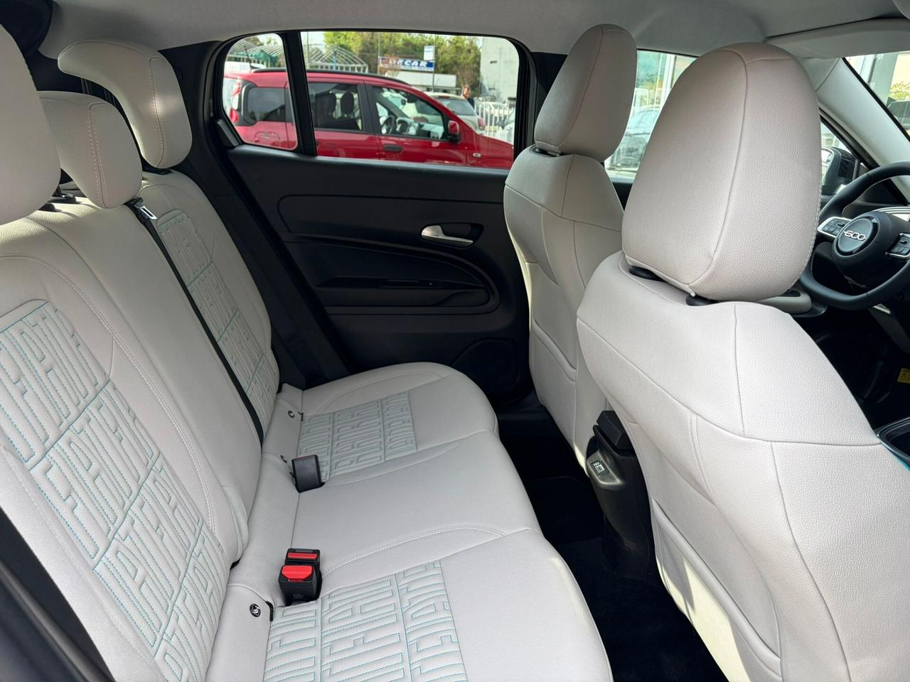 Fiat 600 Hybrid 110 CV DCT MHEV La Prima