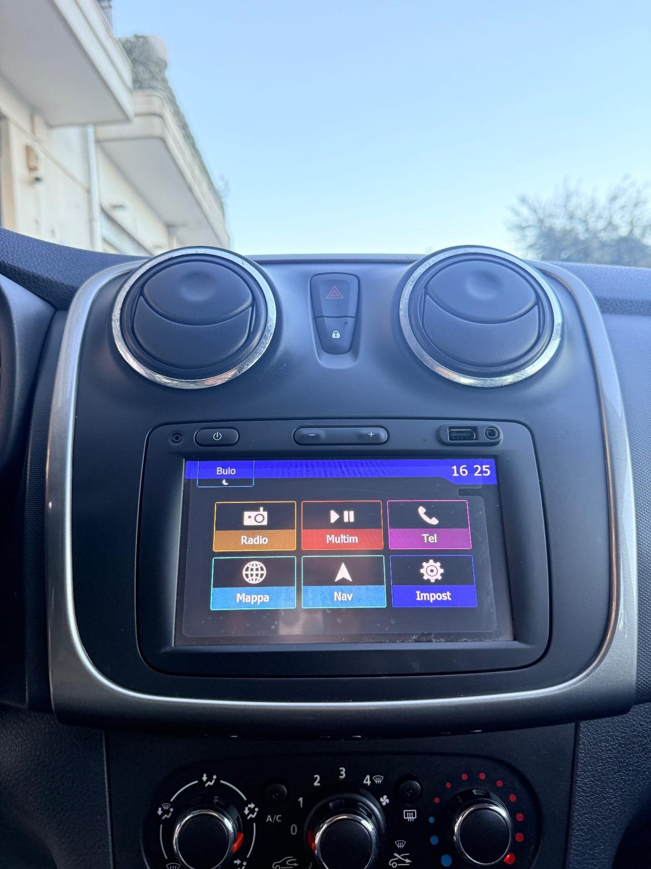 Dacia Sandero 1.2 BENZINA 2016 X NEO PATENTATI, 5 PORTE, CON NAVI,BLUETOOTH,CLIMA,KM CERTIFICATI