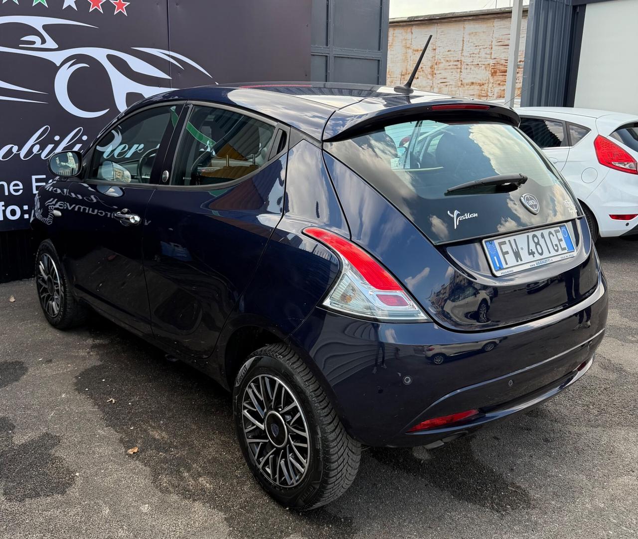 Lancia Ypsilon 0.9 TwinAir 5 porte Metano Ecochic Gold