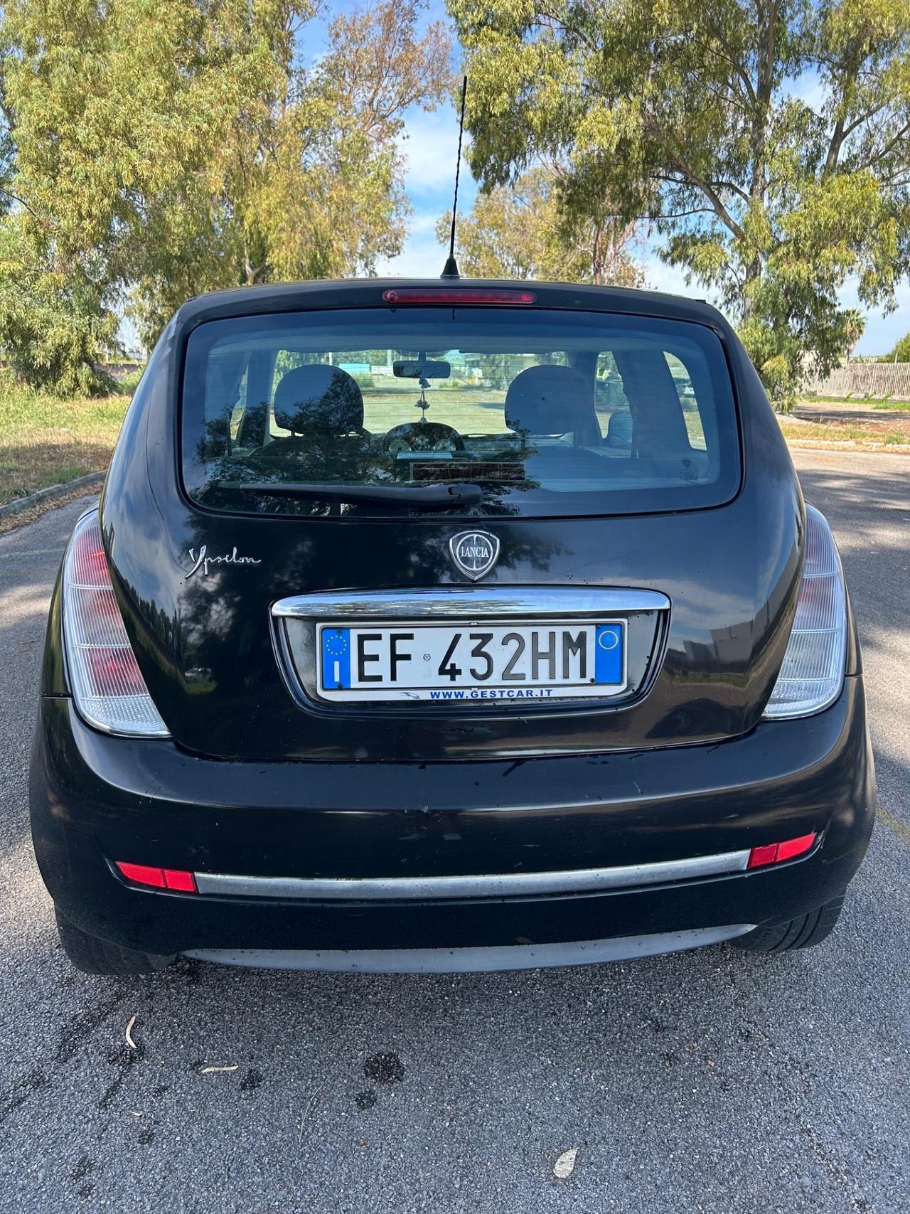 Lancia Ypsilon 1.3 MJT 75 CV Platino