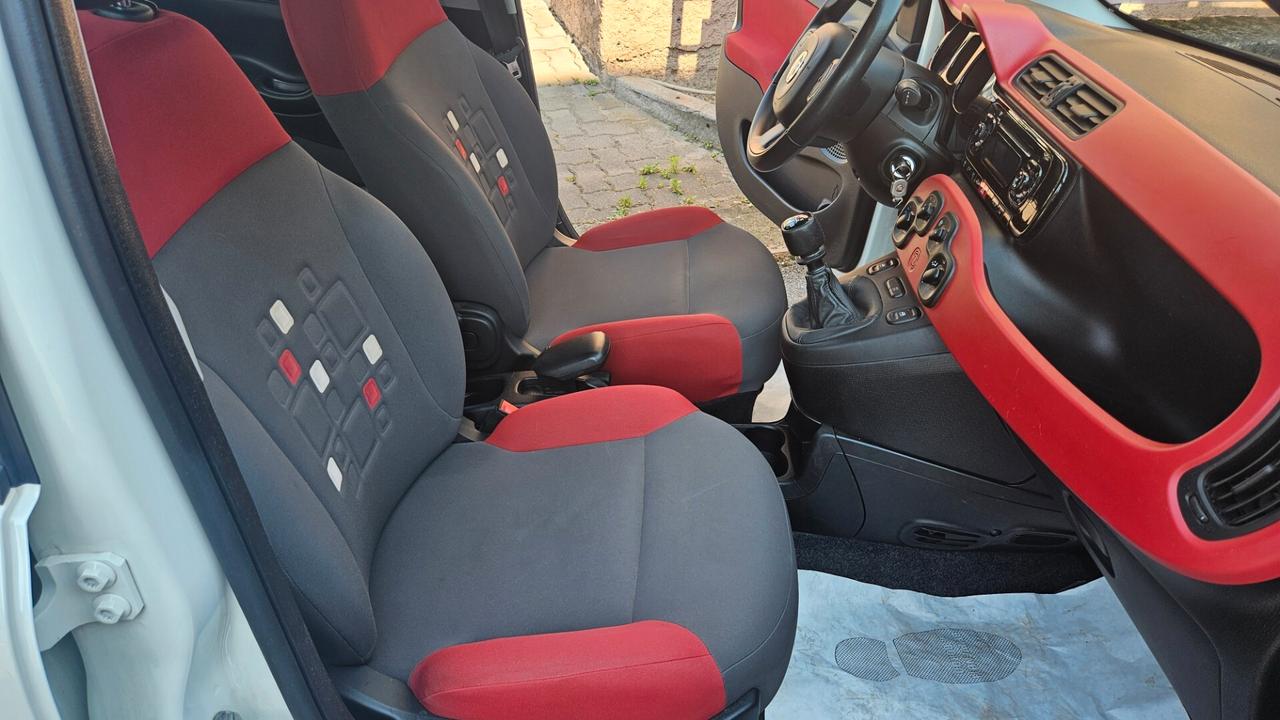 Fiat Panda 1.2 Lounge 69cv 5 POSTI-NEOPATENTATI