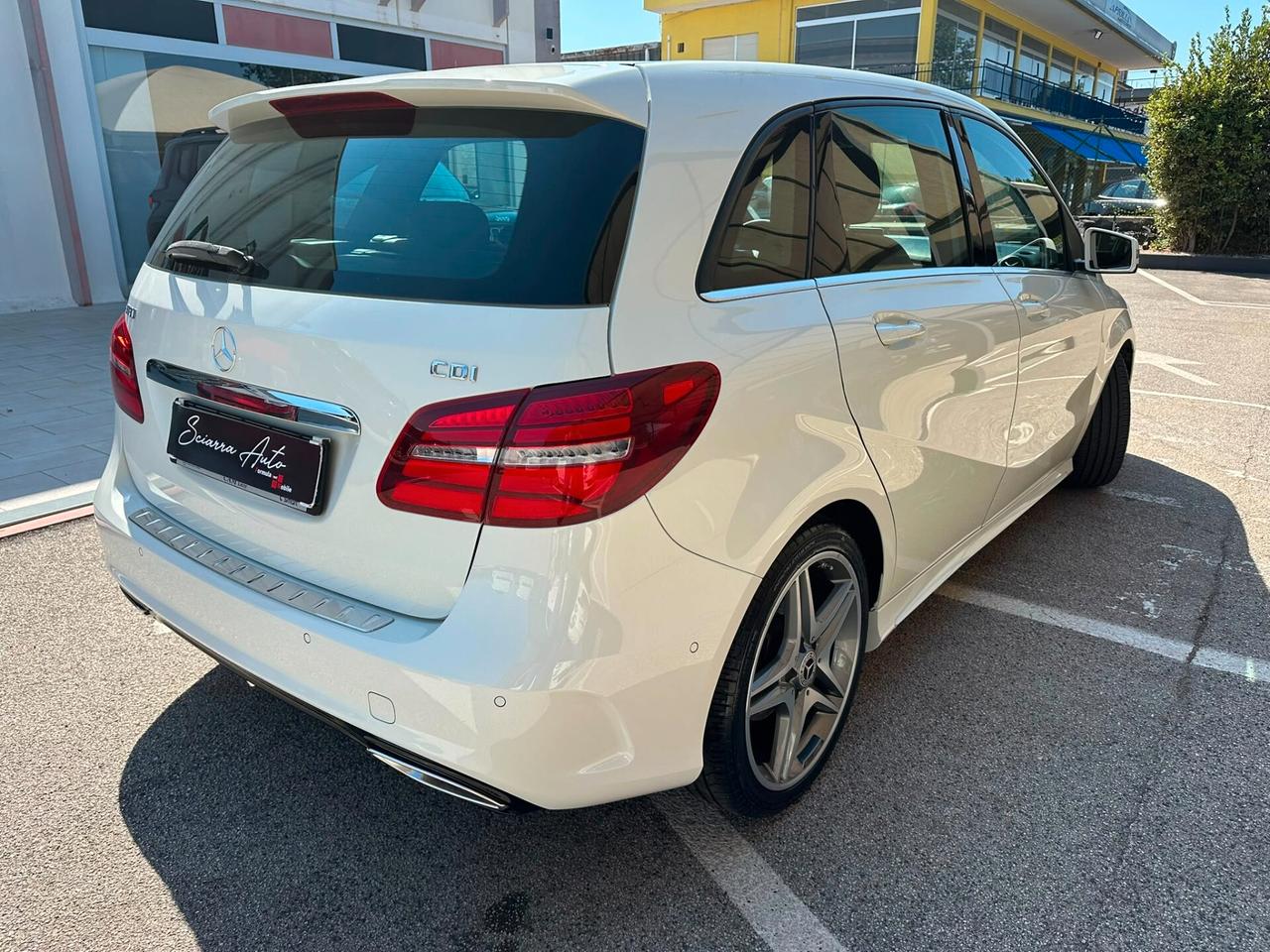 Mercedes-benz B 180 d Premium AMG