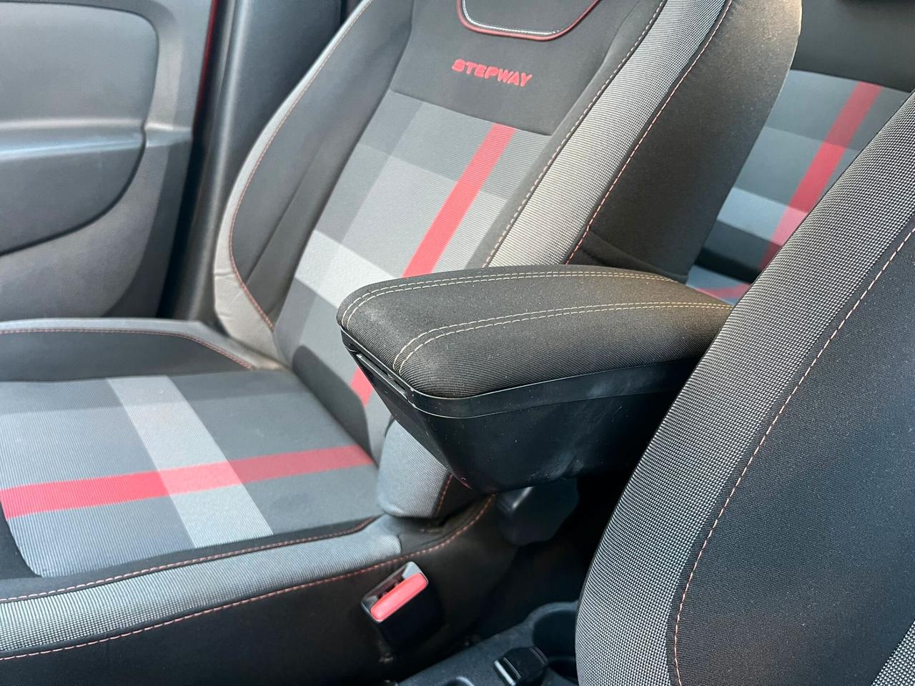DACIA SANDERO STEPWAY 1.5 DCI 95CV 2020!!! TECHROAD!!!