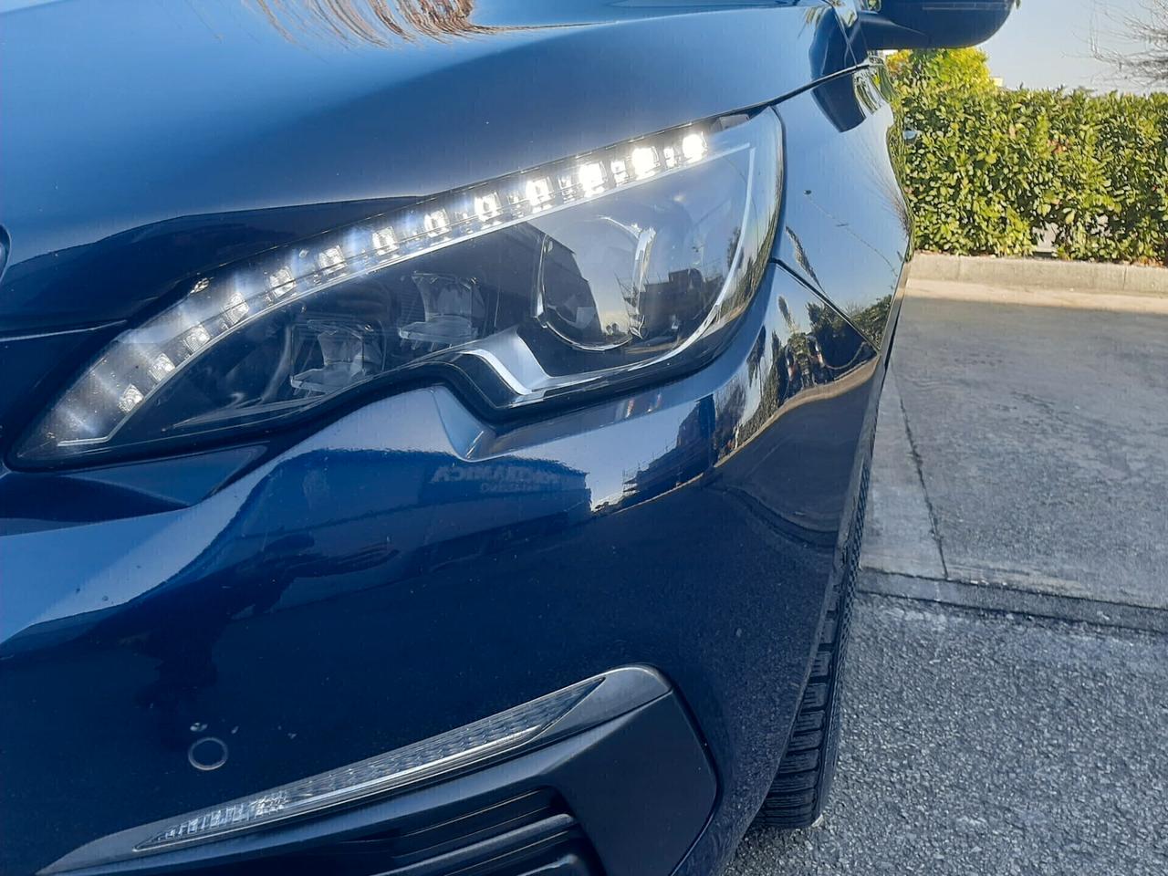 Peugeot 308 BlueHDi 130 S&S EAT8 SW Allure