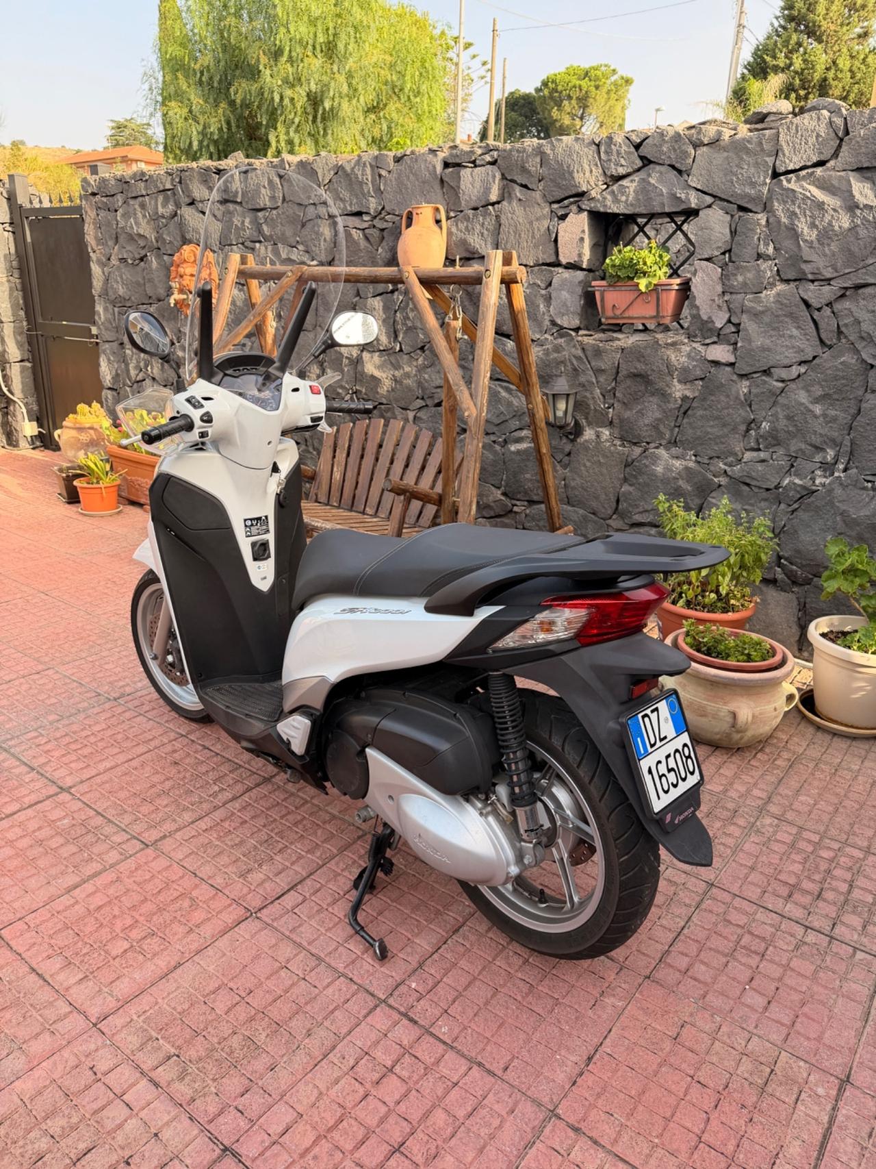 Honda SH 300 i Sport