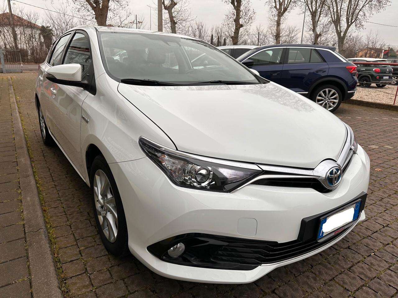 Toyota Auris 1.8 Hybrid Lounge