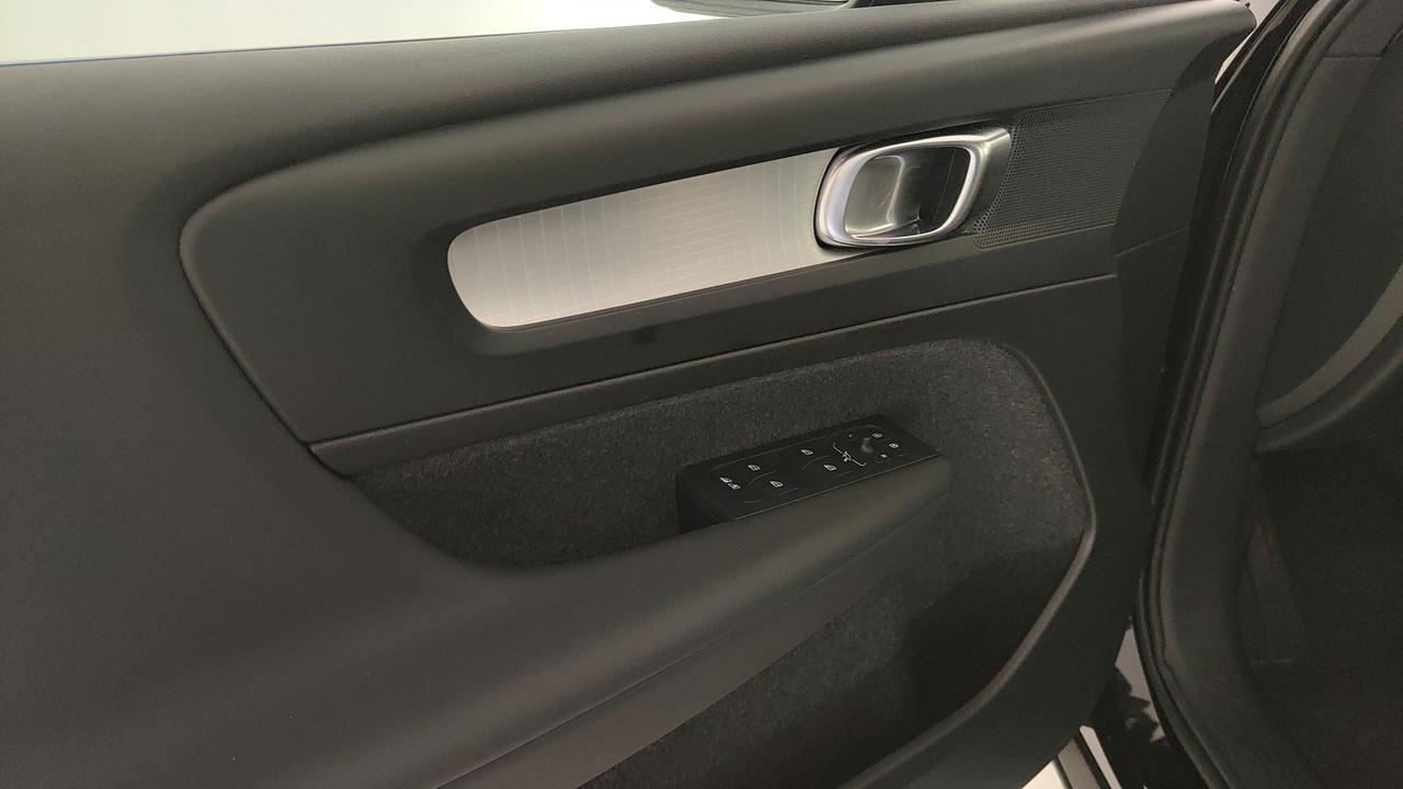 VOLVO XC40 2.0 b3 Core auto