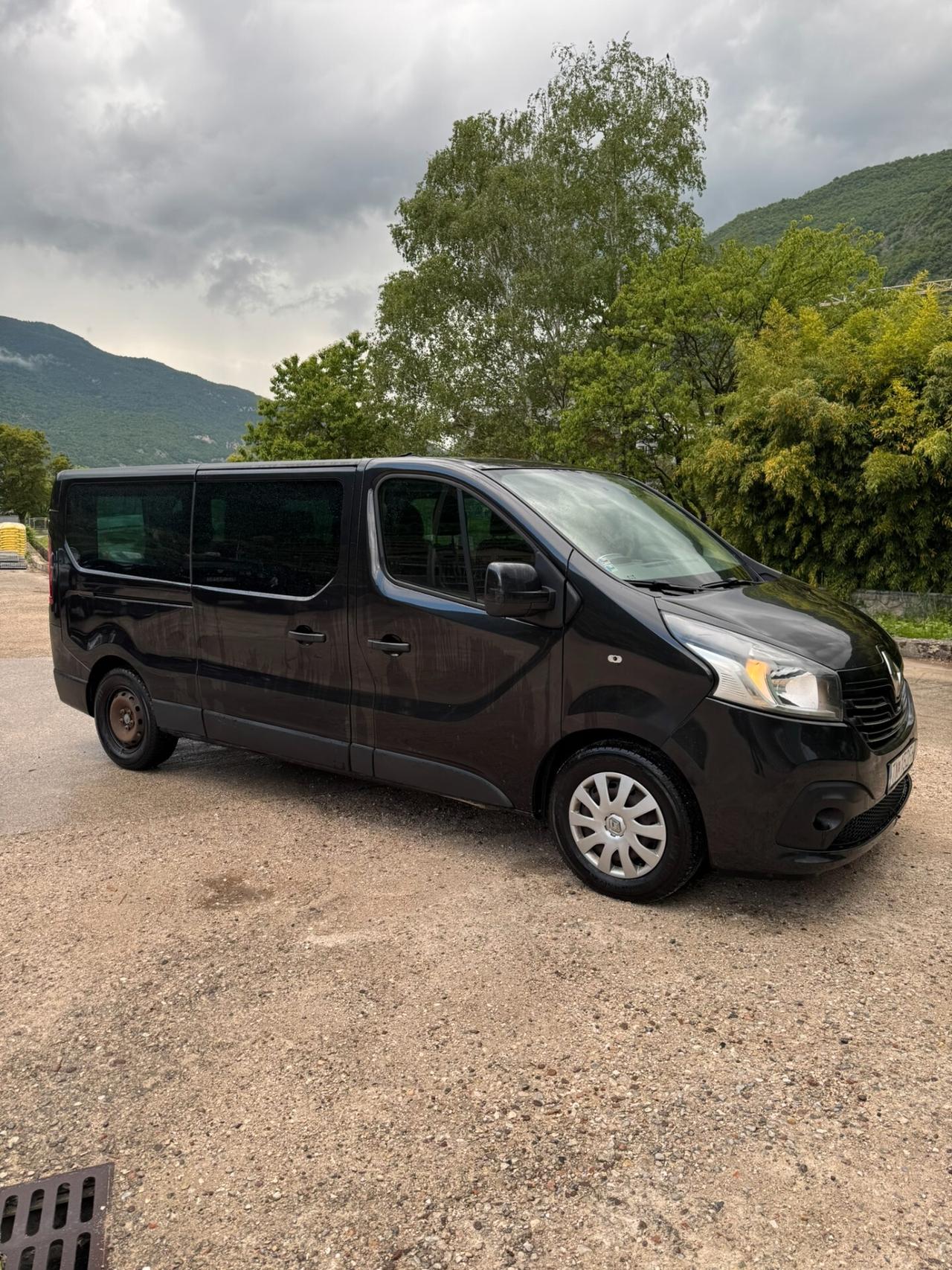 Renault Trafic 9 posti 1.6 dCi 125CV L2 gancio traino