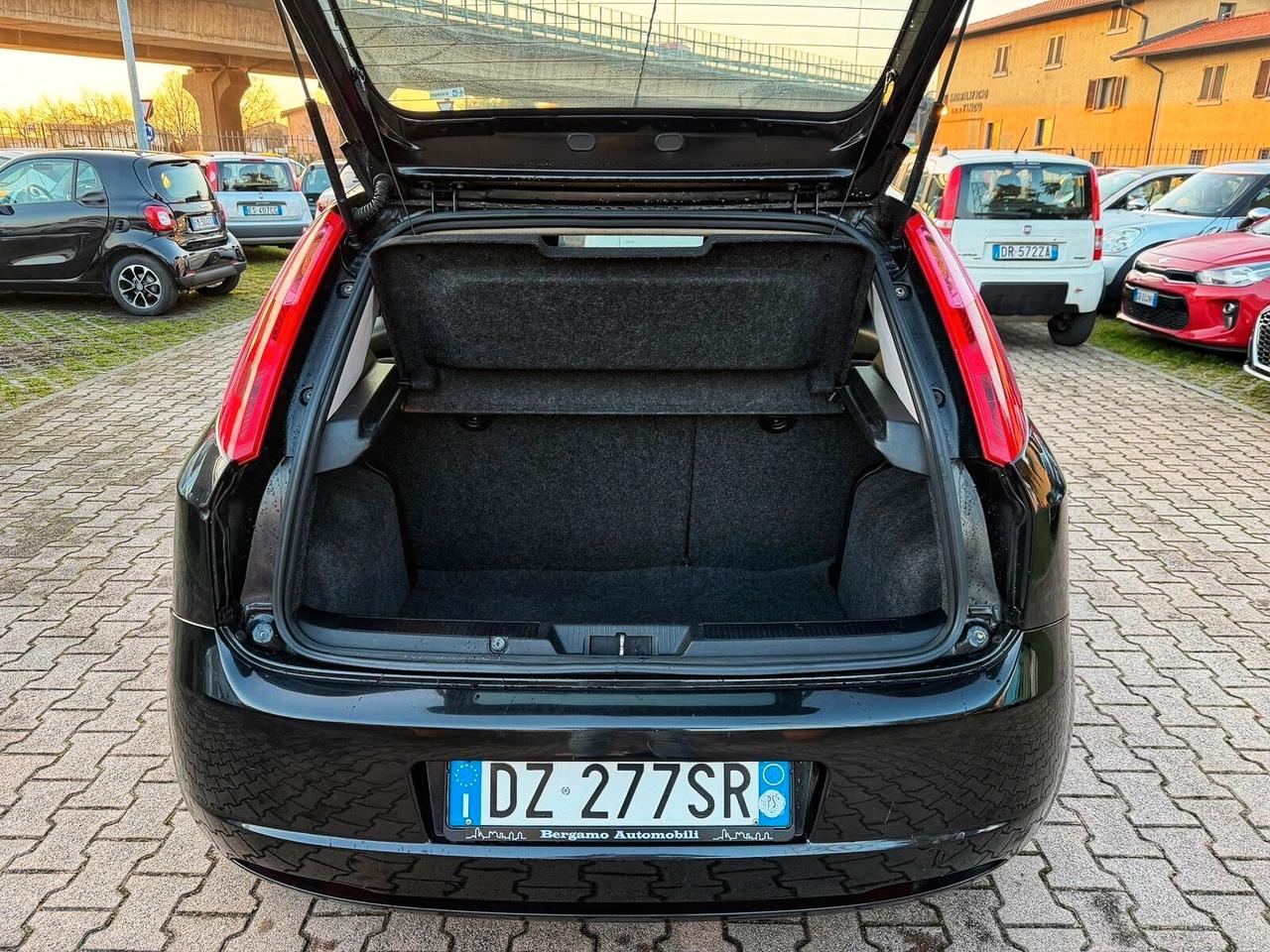 Fiat Grande Punto 1.4 GPL 5 porte OK NEOPATENTATI