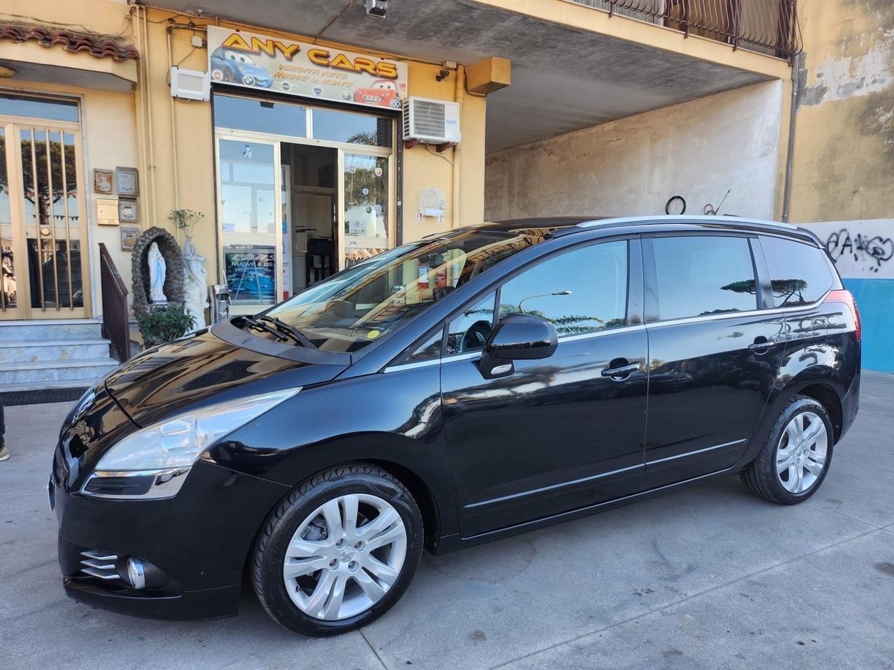 Peugeot 5008 1.6 e-HDi 112CV cambio automatico Allure tetto panoramico