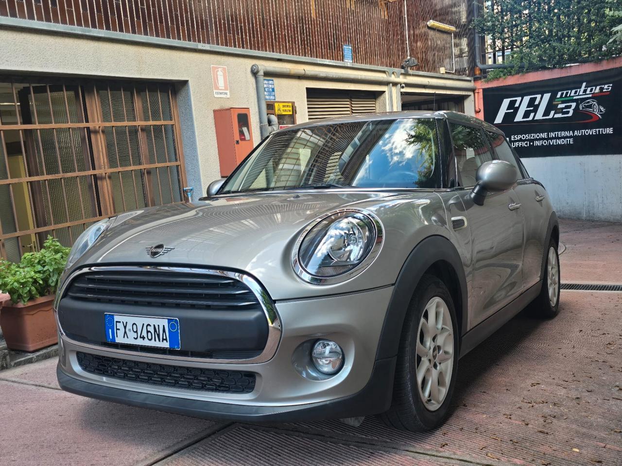 Mini 5p 1.5 One 102cv automatica / pelle totale -OK NEOPATENTATI
