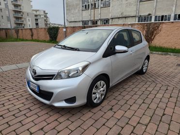Toyota Yaris 1.4 D 5 porte 1 proprietario neopatentati