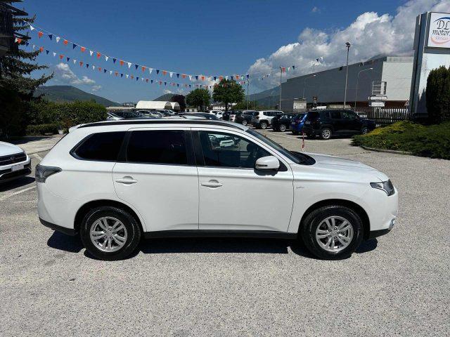 MITSUBISHI Outlander 2.2 DI-D 2WD Intense sconto rottamazzione