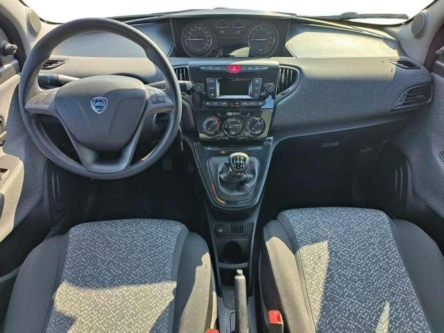 Lancia Ypsilon 1.0 firefly hybrid Silver s&s 70cv