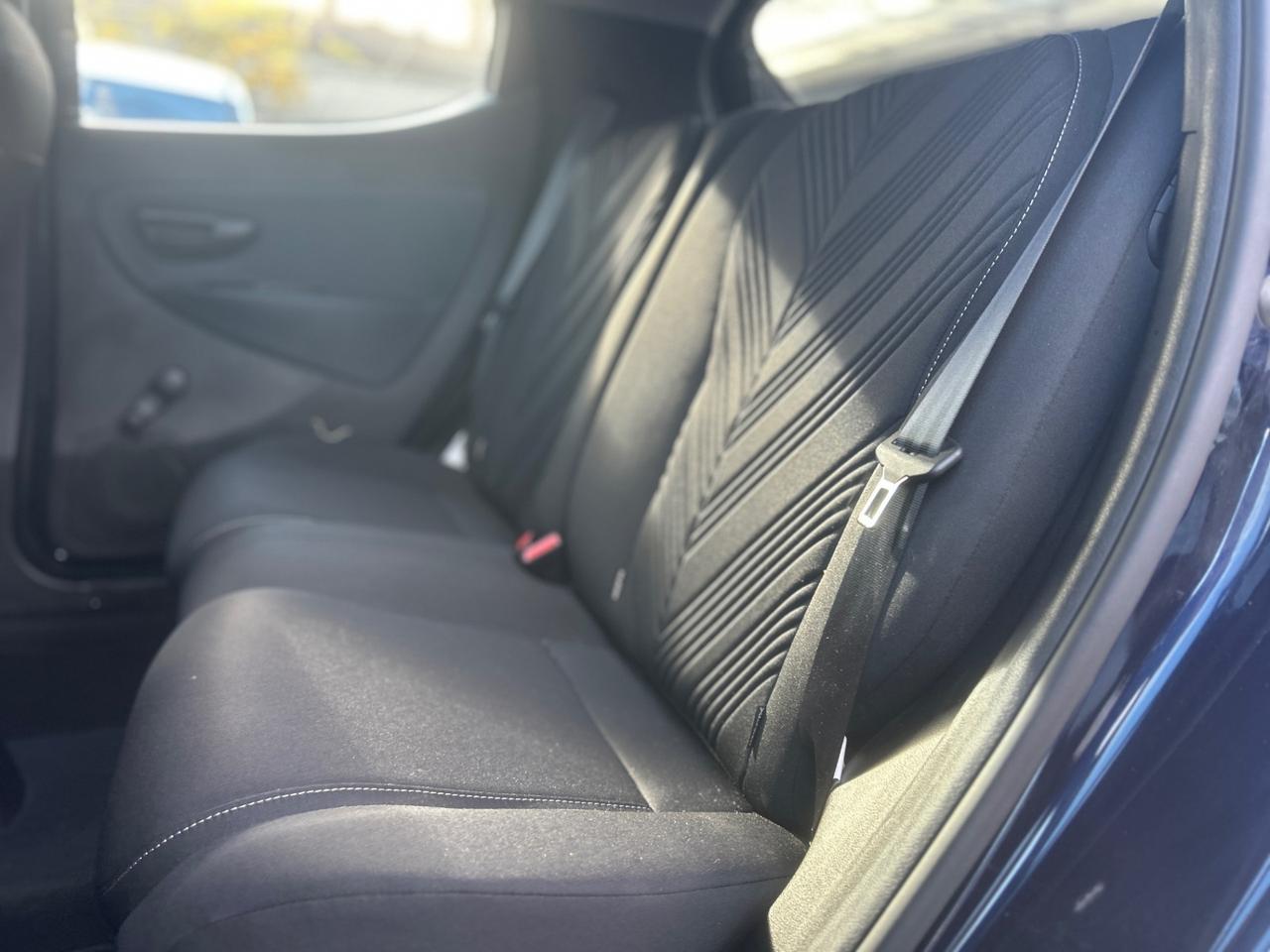 Lancia Ypsilon 0.9 t.air Gold metano 70cv