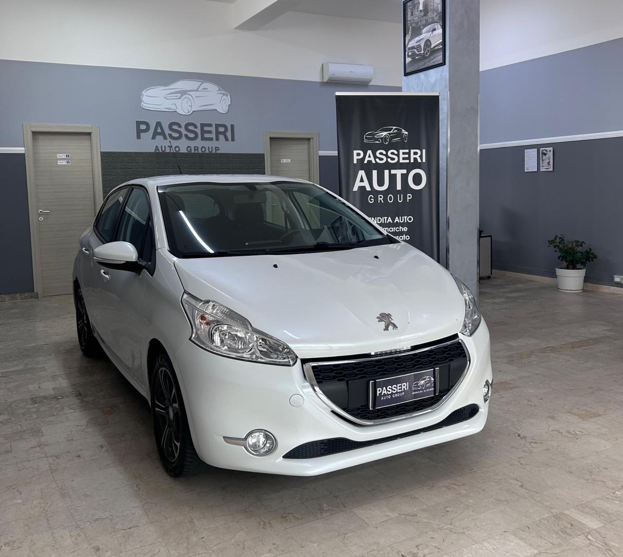 Peugeot 208 1.4 HDi 68 CV 5 porte Allure