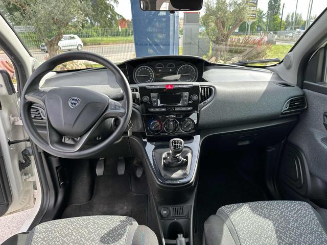 LANCIA Ypsilon 1.0 FireFly 5 porte S&S Hybrid Ecochic Silver