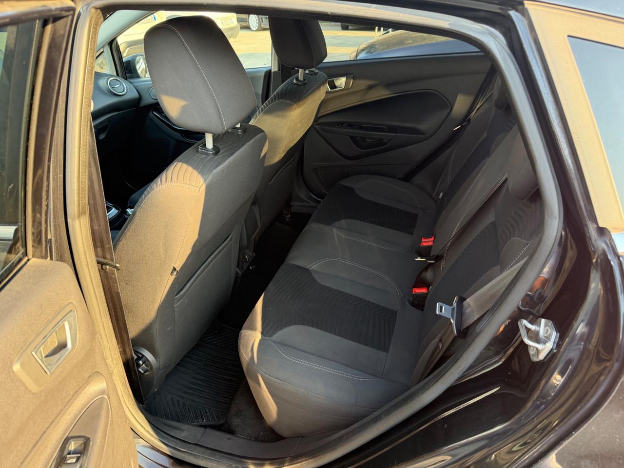 Ford Fiesta 1.5 TDCi 75CV 5 porte Titanium