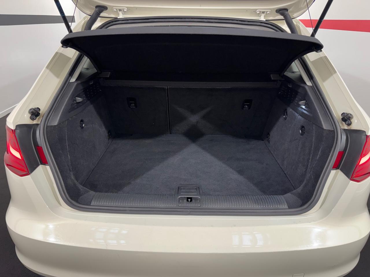Audi A3 1.6 TDI clean diesel Ambition