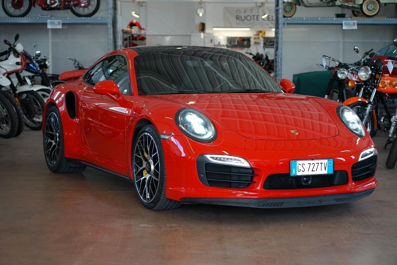 Porsche 911 Turbo S