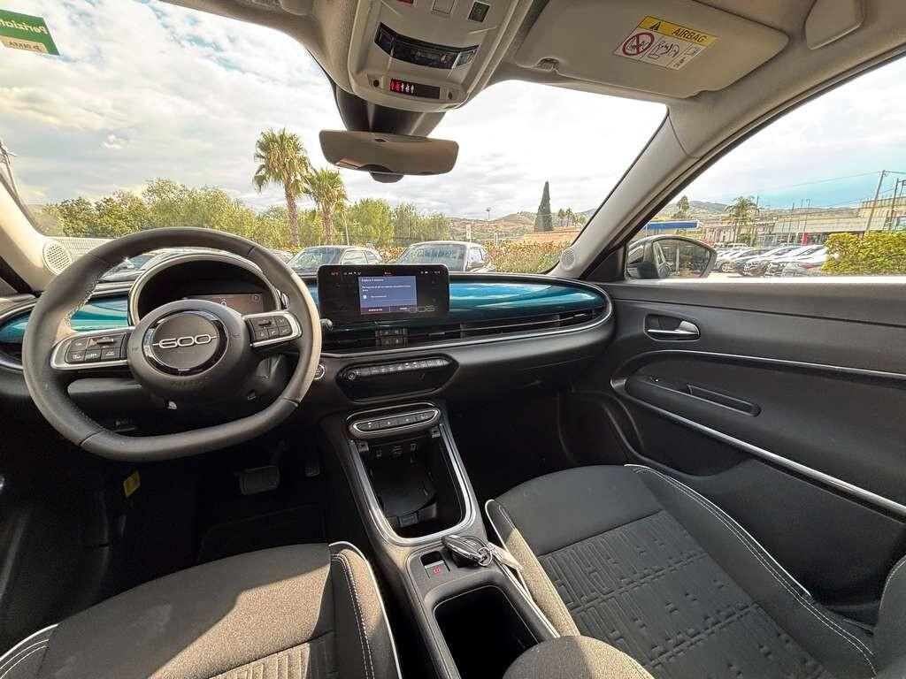 Fiat 600 Hybrid 110 CV DCT MHEV 2025 / KM 19.000 Tua a solo 215 Euro al mese