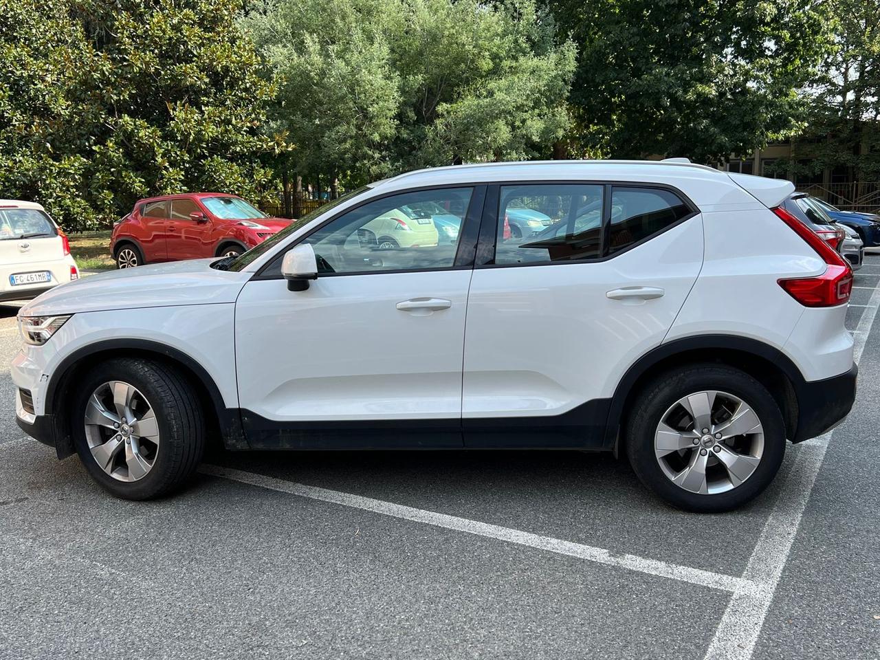 Volvo XC40 Business Plus D3 #12032
