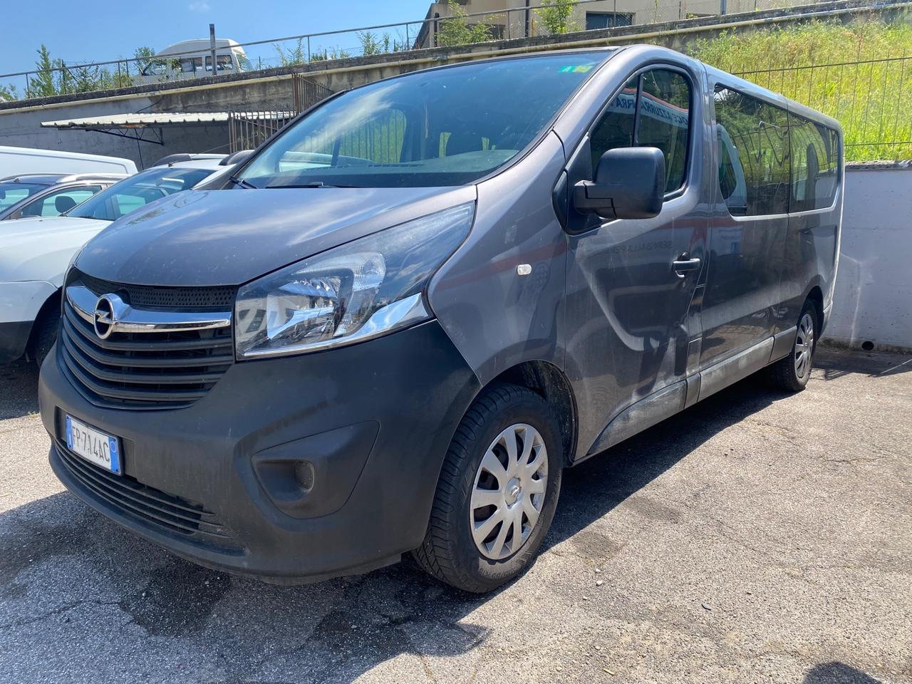 Opel vivaro 9 posti non marciante