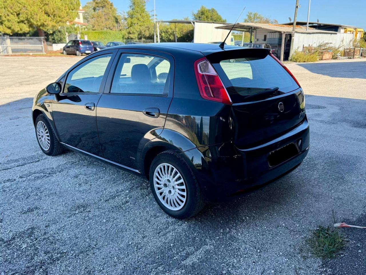 Fiat grande punto 1.2 benzina 65cv NEOPATENTATI