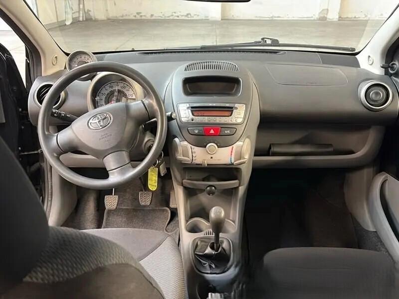 Toyota Aygo 1.0 12V VVT-i 5 porte Sol