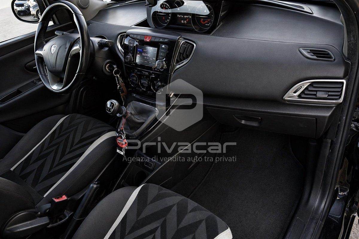 LANCIA Ypsilon 1.2 69 CV 5 porte GPL Ecochic Platinum