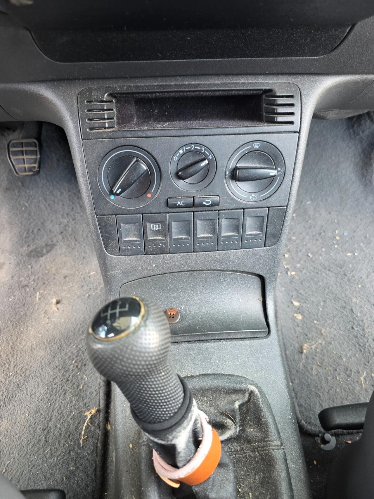 Volkswagen Polo 1.4 cat 5 porte Con 266.000km Neopatentati ok