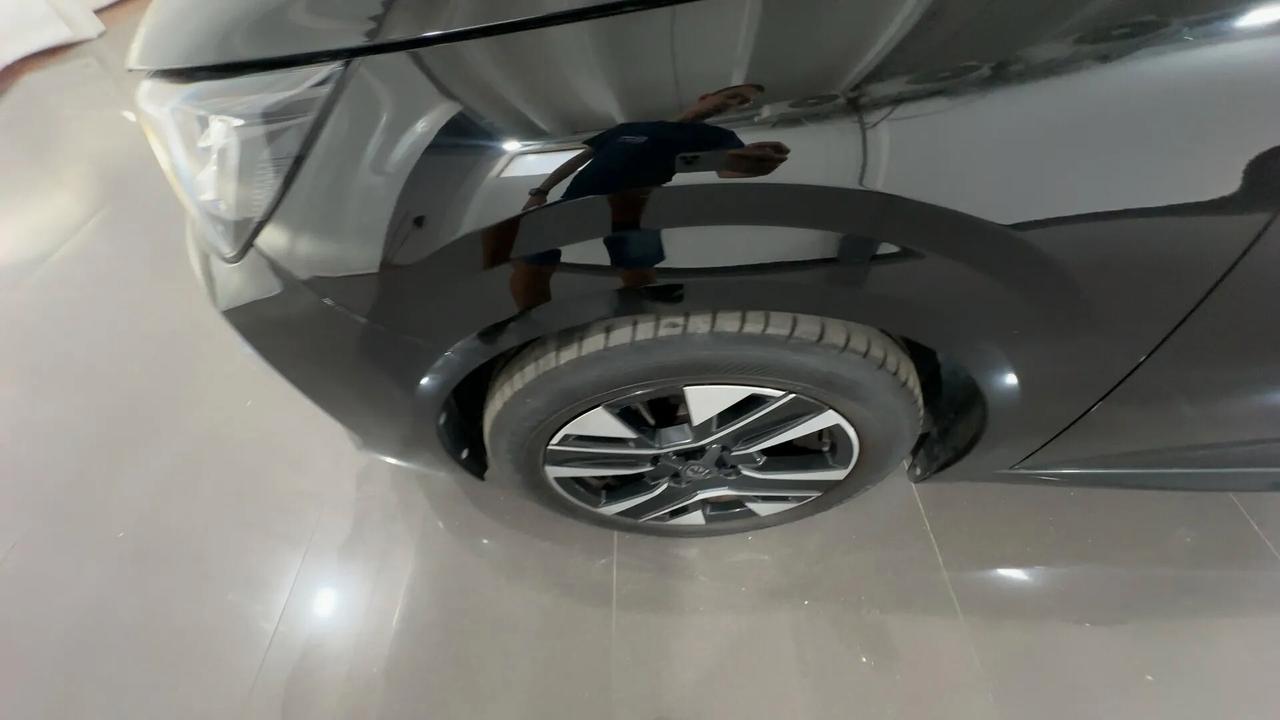 Peugeot 208 1.2 100cv Allure Restyling