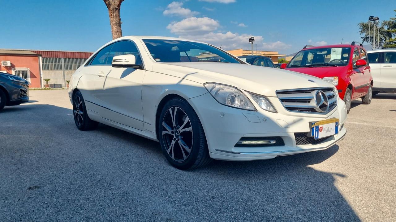 Mercedes-benz E 220 CDI Coupé BlueEFFICIENCY