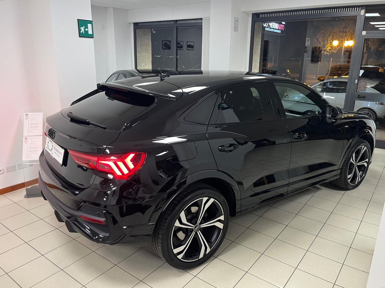 Audi Q3 SPB 35 TDI S-Line Identity Black 2024’