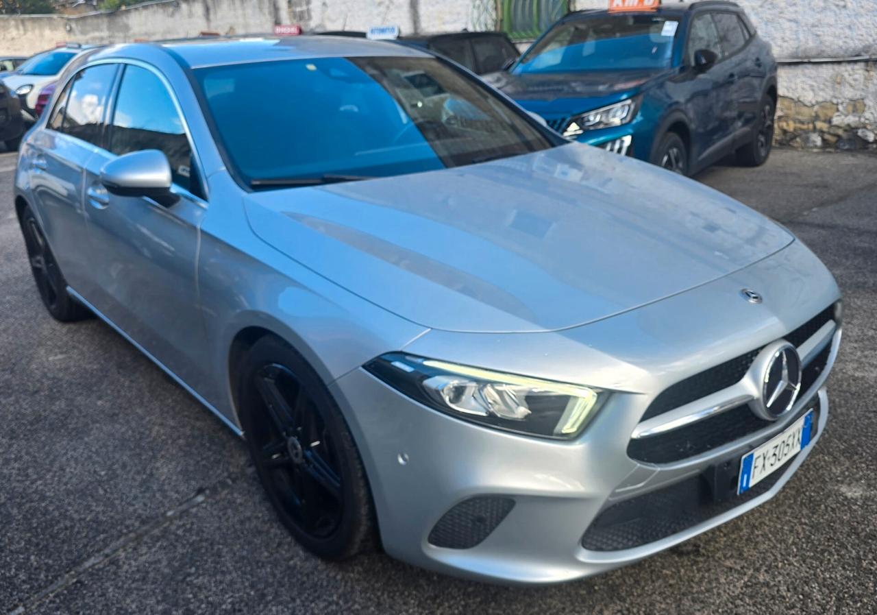 Mercedes-Benz A 180 d Automatic Sport full pelle