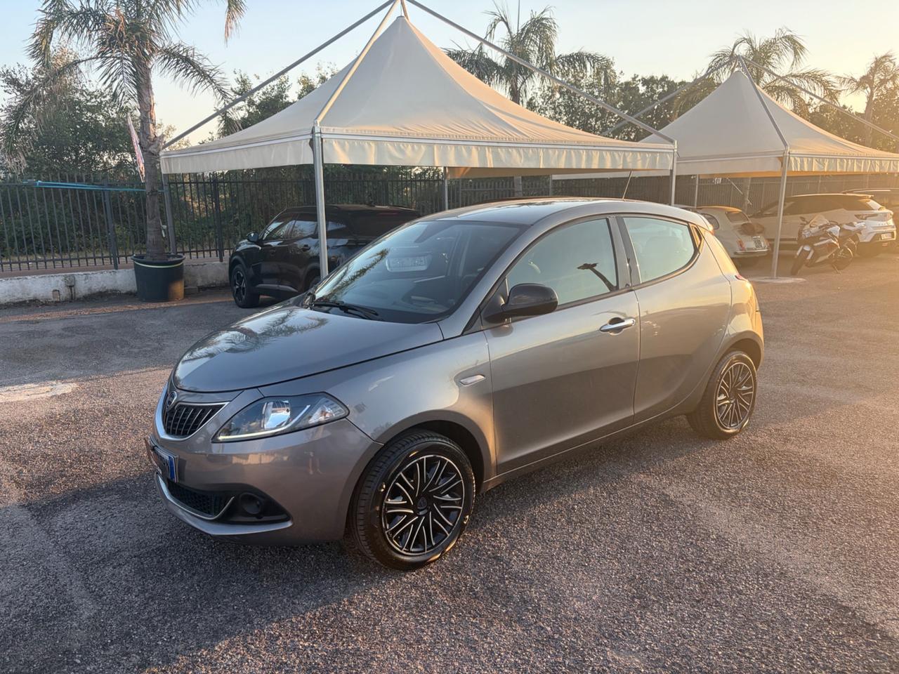 Lancia Ypsilon 1.0 FireFly 5 porte S&S Hybrid Silver Plus