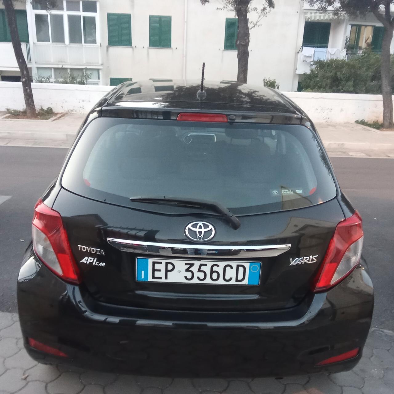 Toyota Yaris 1.0 5 porte