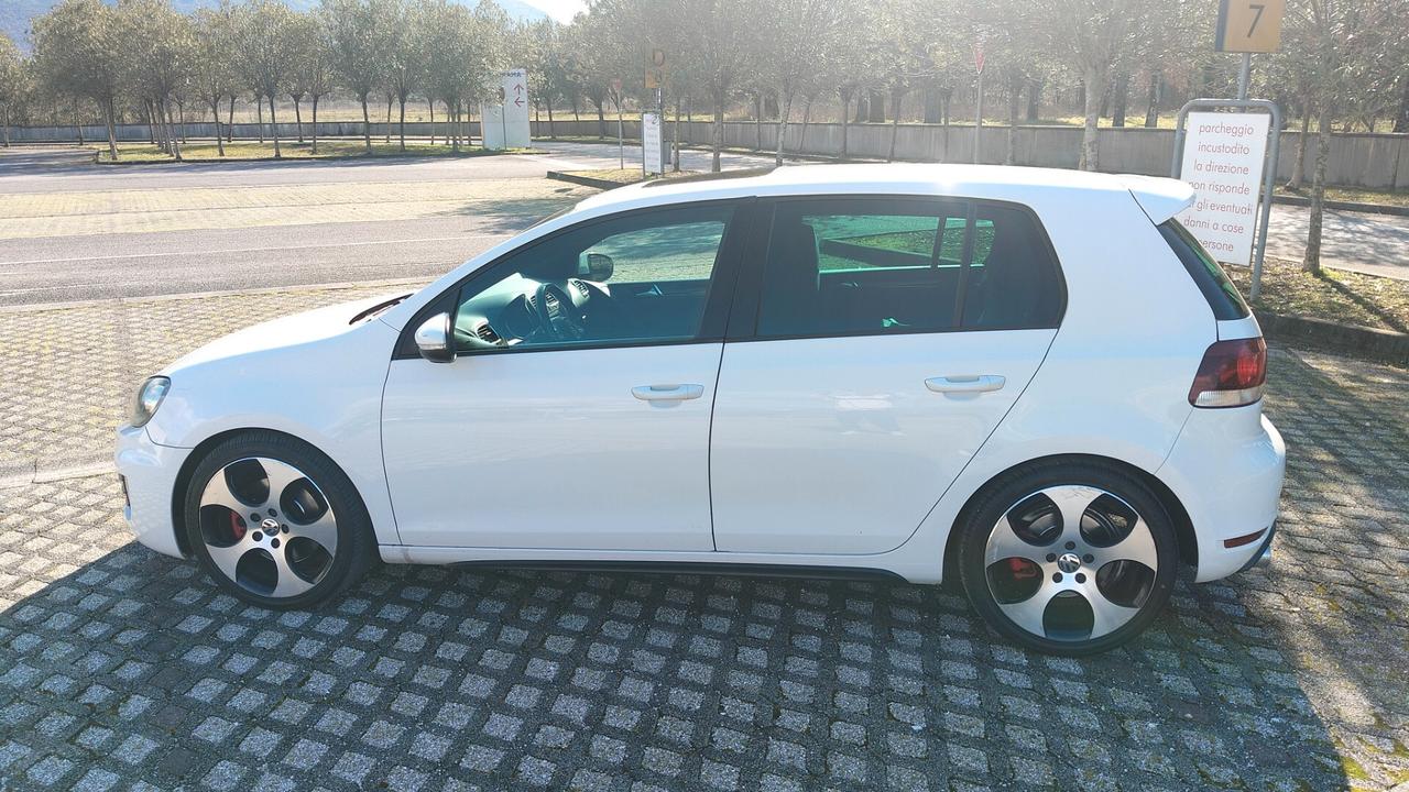 Volkswagen Golf 2.0 TSI DSG 5p. GTI