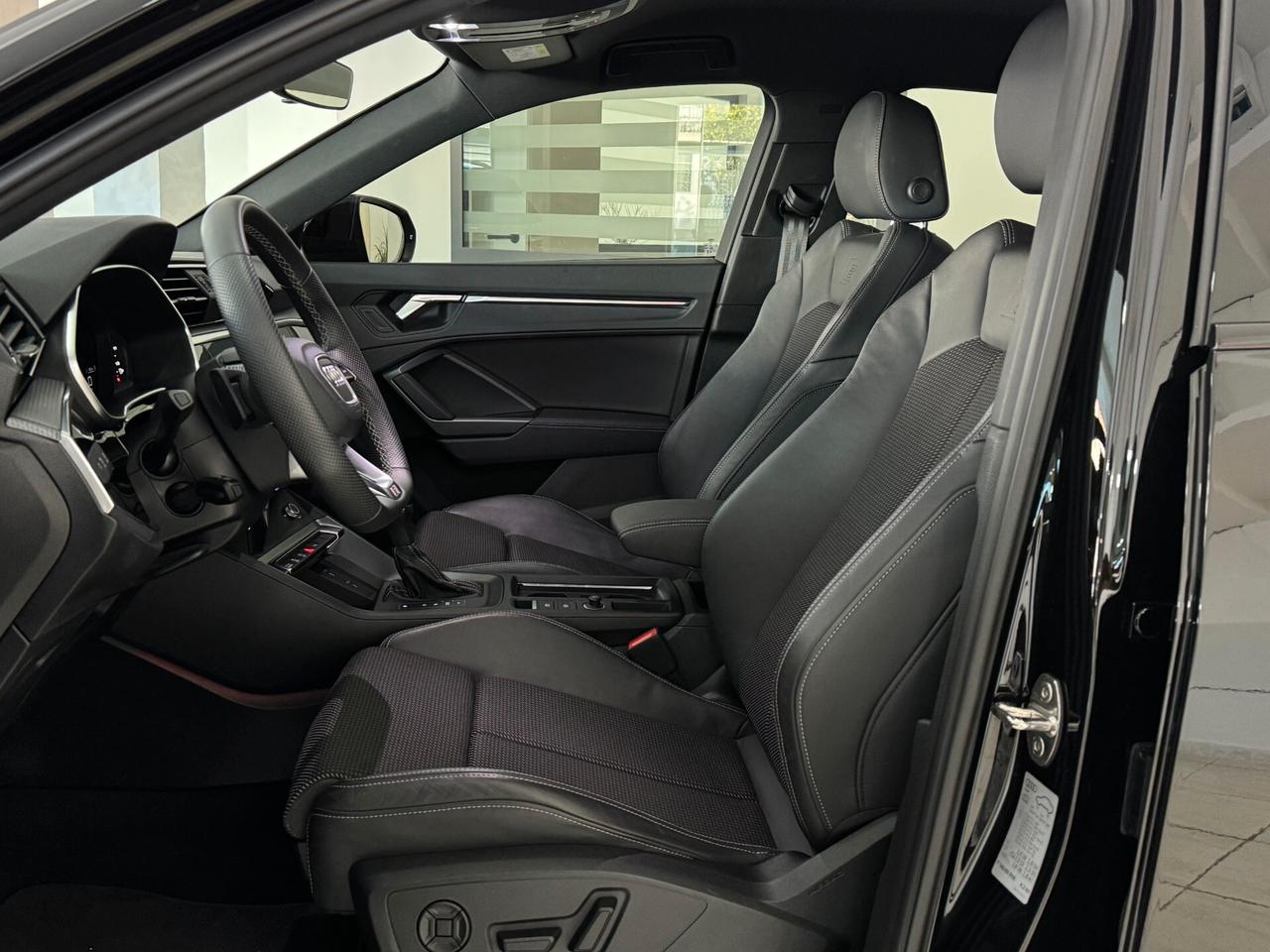 Audi Q3 SPB 35 TDI S tronic S Line Identity Black