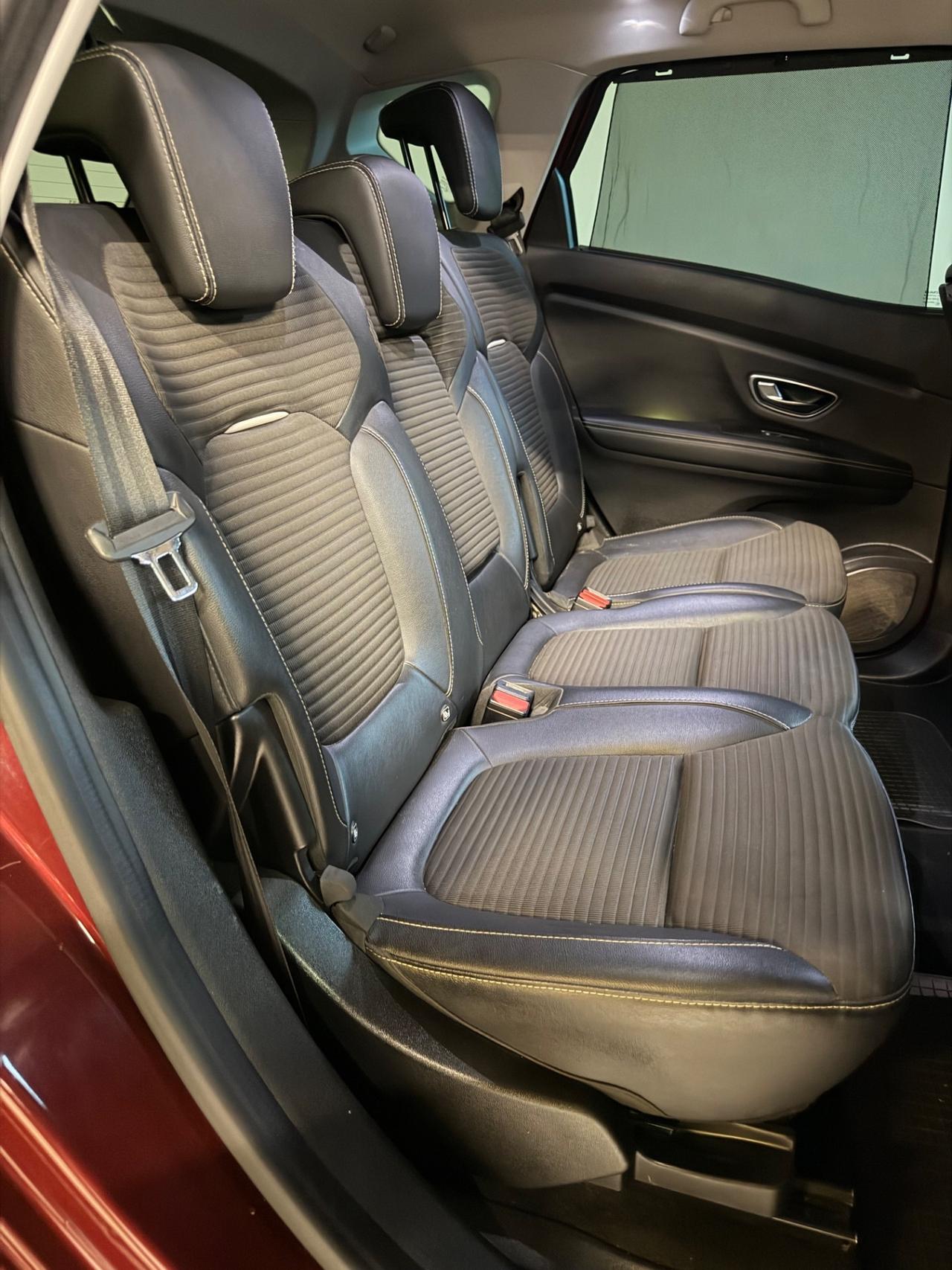 Renault SCÈNIC 1.5 dCi EU6B BOSE INITIALE PARIS
