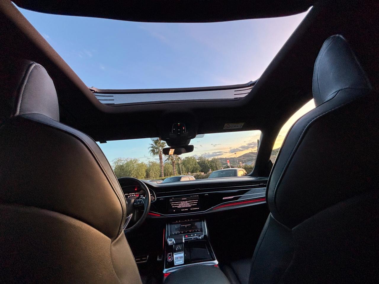 Audi Q8 RS TFSI V8 quattro tiptronic