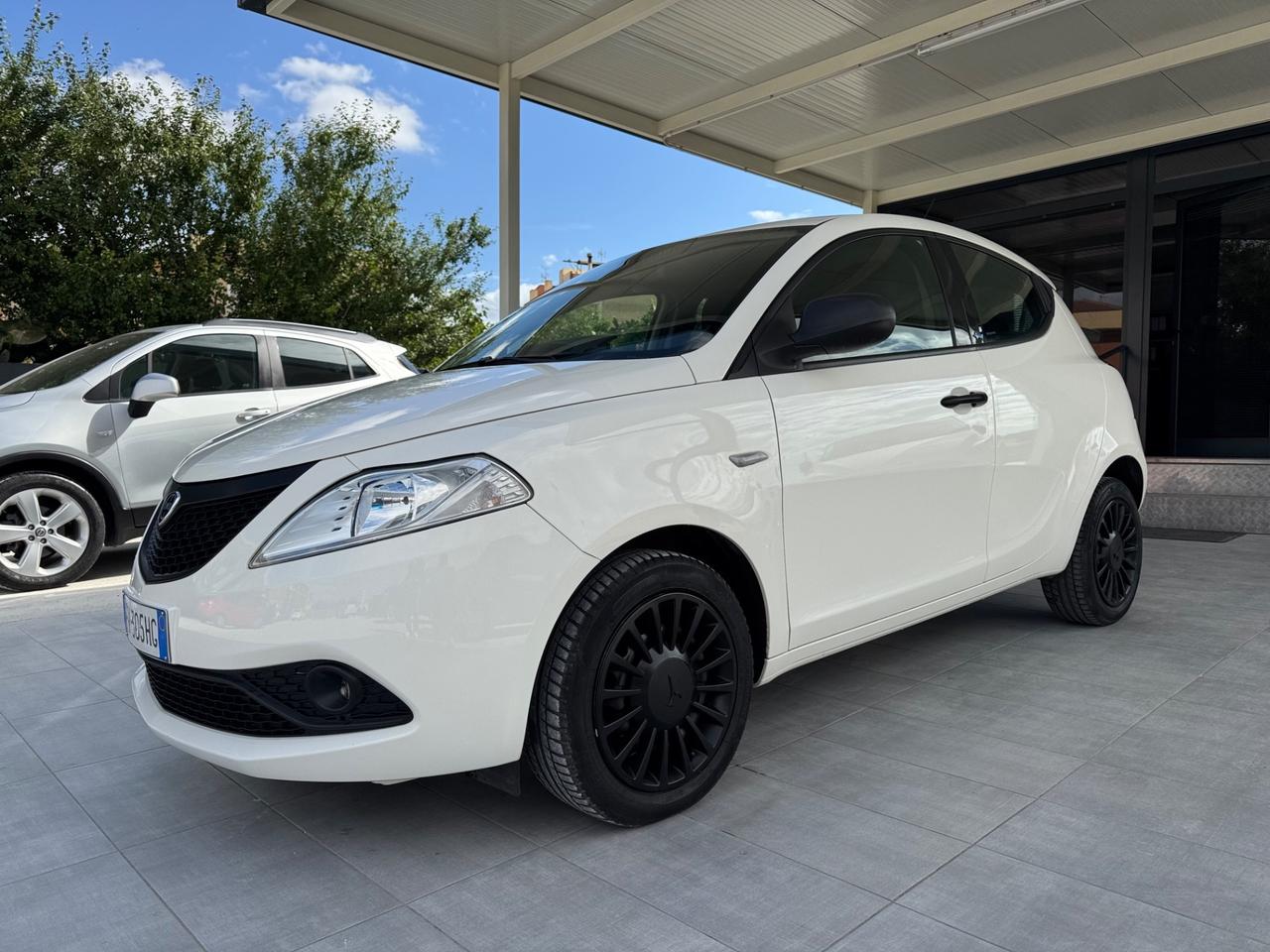Lancia Ypsilon 1.2 69 CV 5 porte GPL Ecochic Elefantino Blu