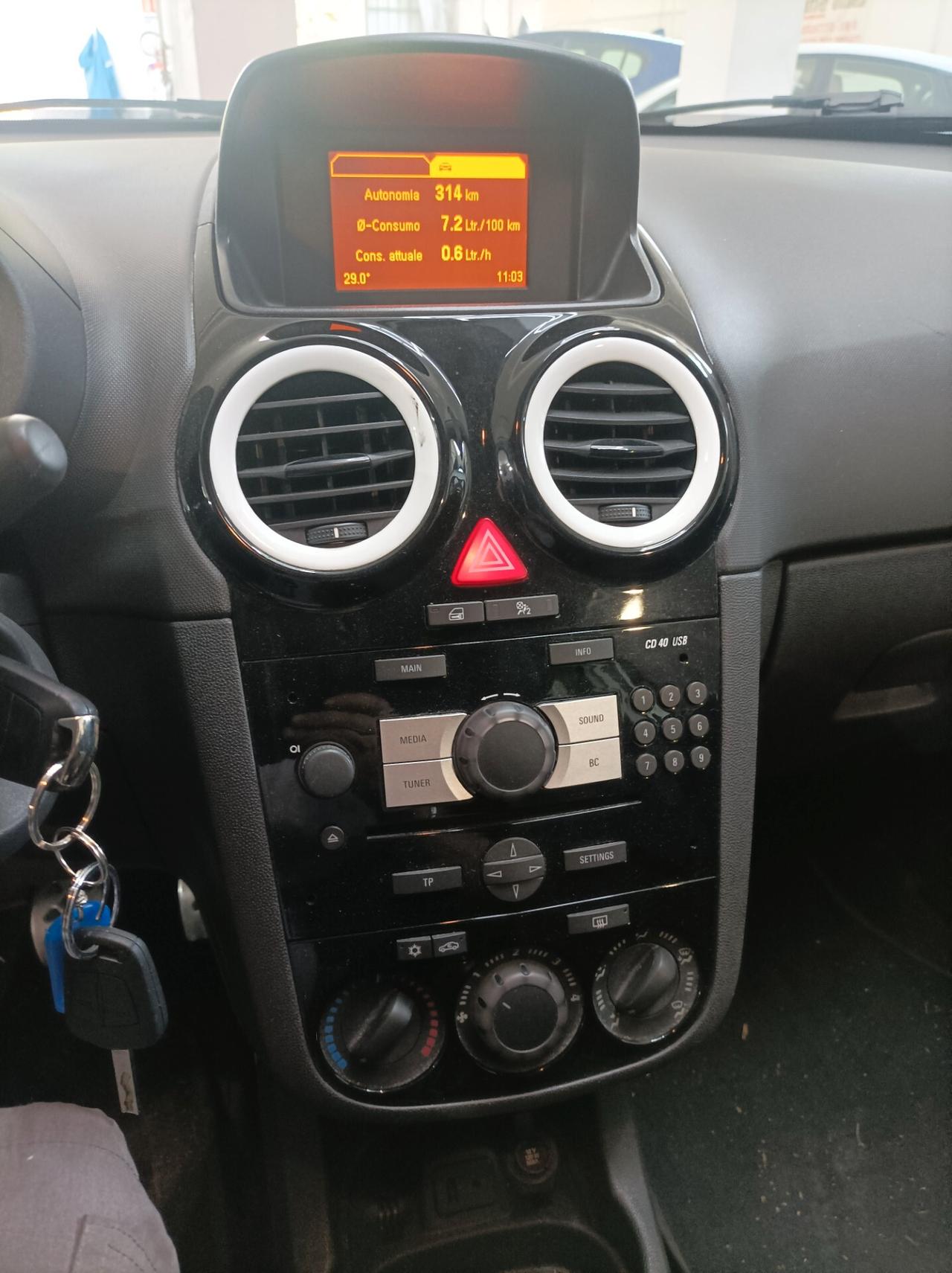 Opel Corsa 1.2 3 porte b-color 132000KM-2013