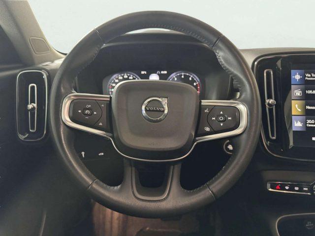 VOLVO XC40 T3 MOMENTUM PRO AUTOMATICA