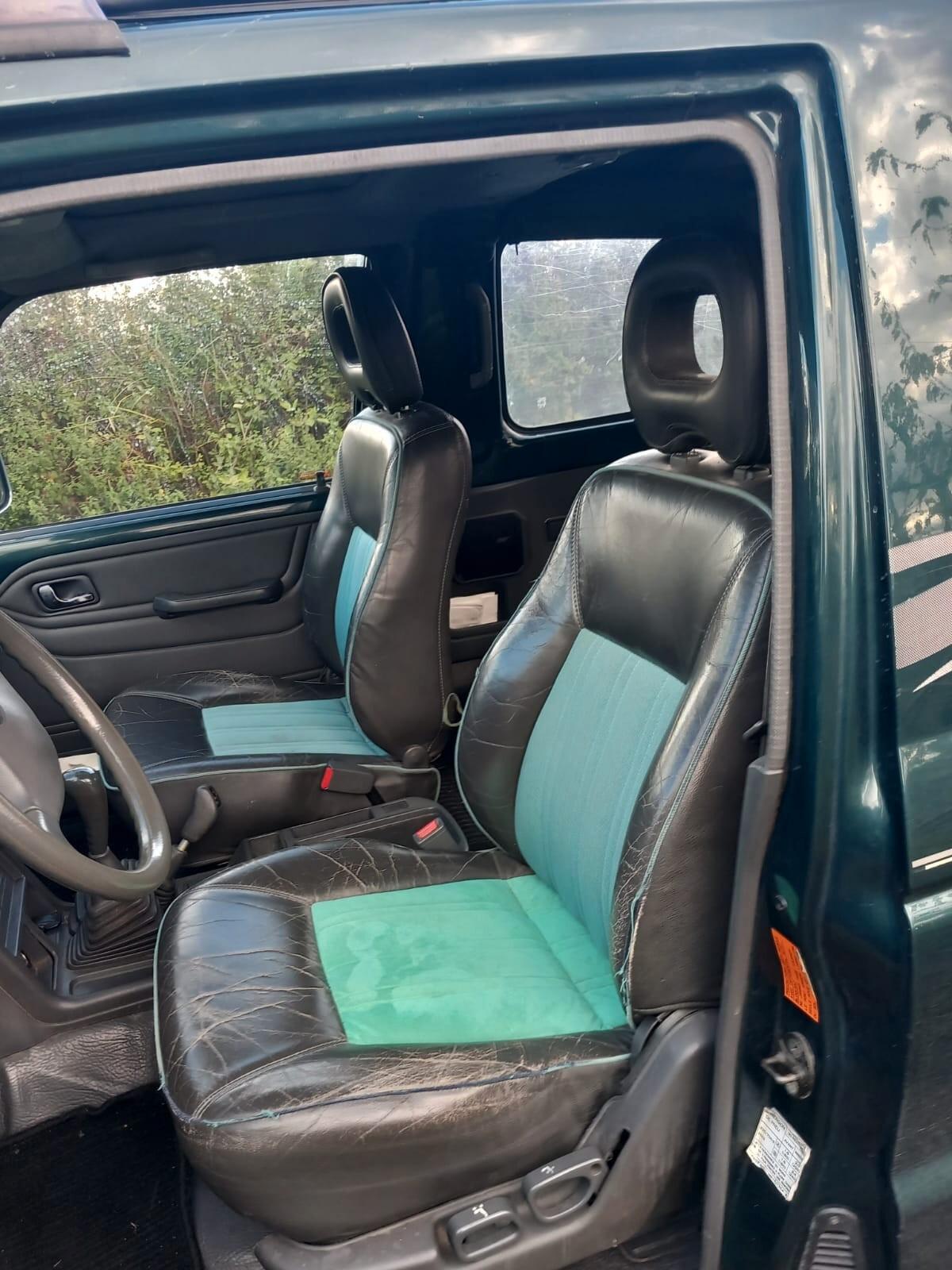 Mitsubishi Pajero Canvas Top vettura con certificazione ASI