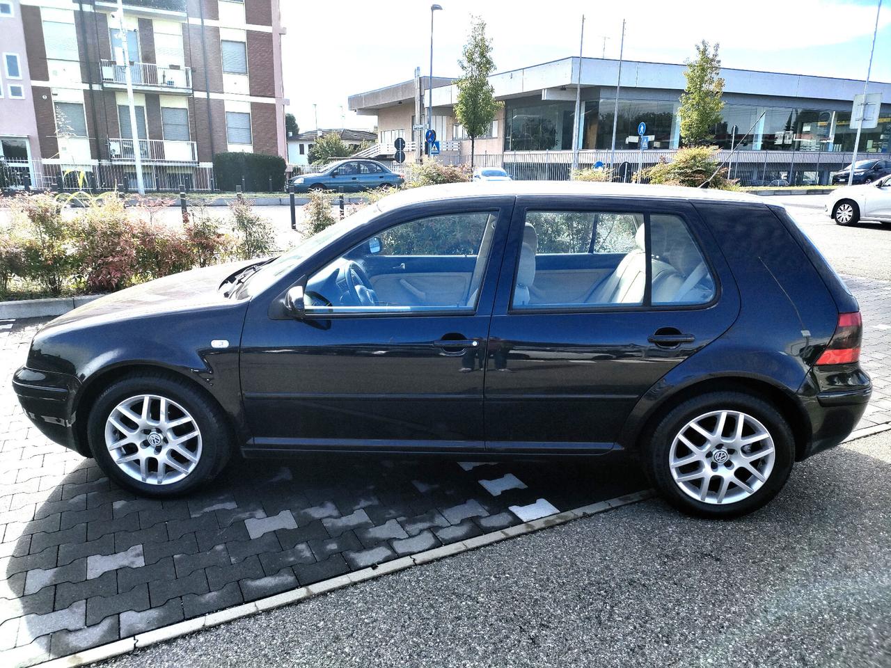 Volkswagen Golf 1.6 5p. aut. ASI e CRS Highline