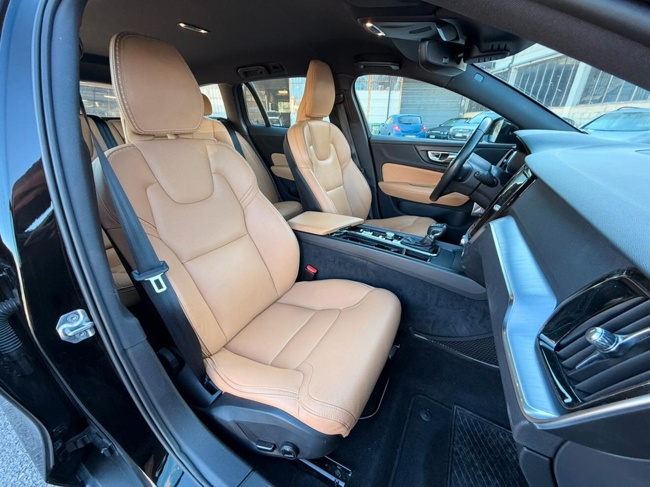 Volvo V60 Cross Country D4 AWD Geartronic Business Pro